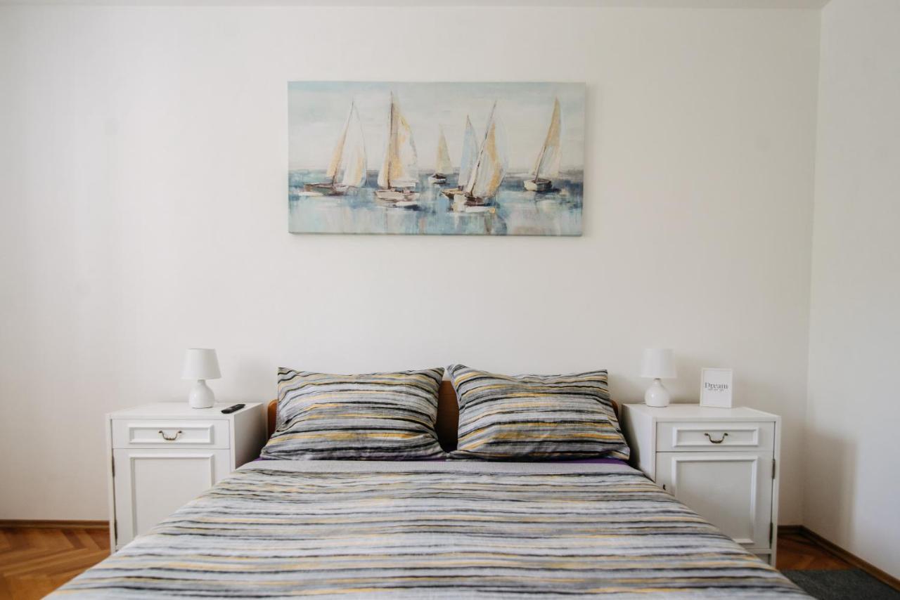 Sunnynest Apartment - 3Br Apt With Free Parking & Wi-Fi, Close To Lapad Bay Beach Дубровник Екстериор снимка
