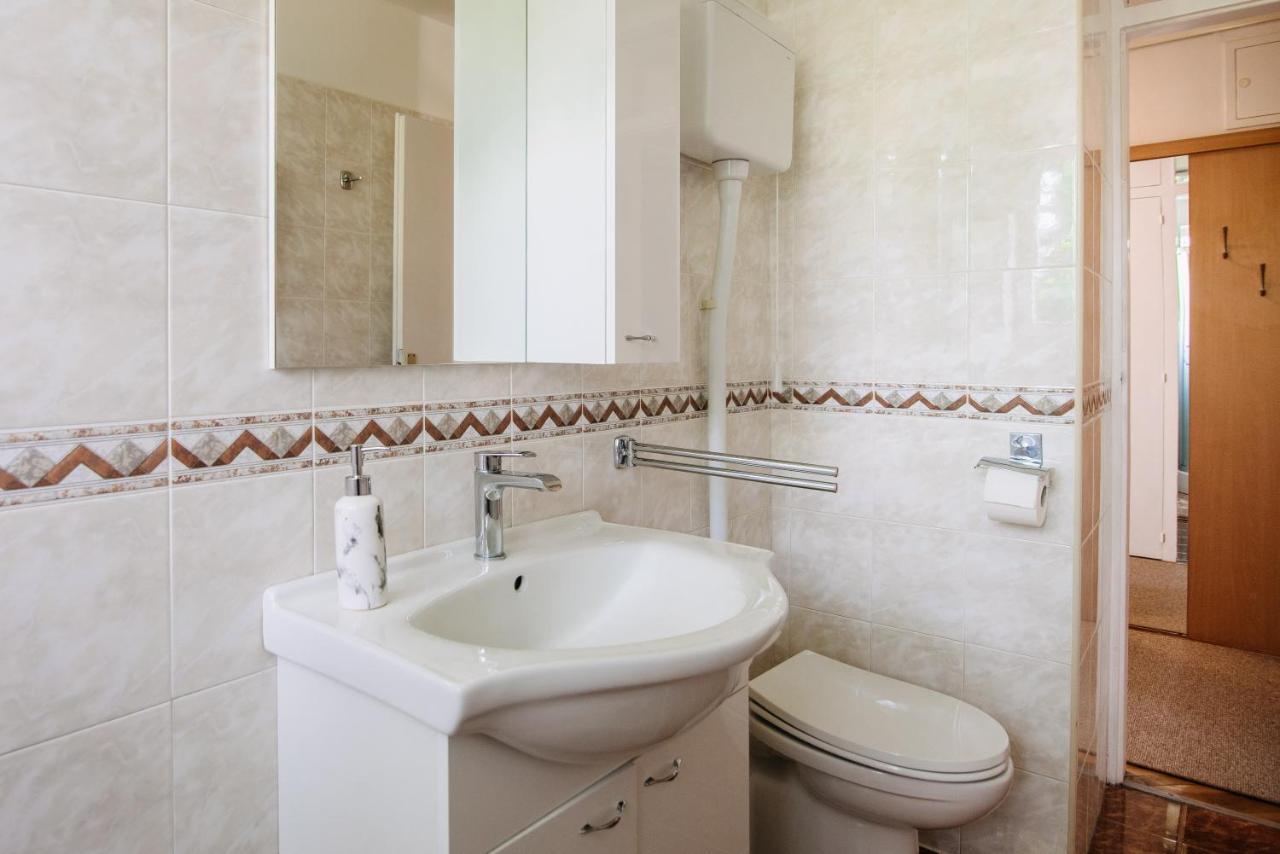 Sunnynest Apartment - 3Br Apt With Free Parking & Wi-Fi, Close To Lapad Bay Beach Дубровник Екстериор снимка