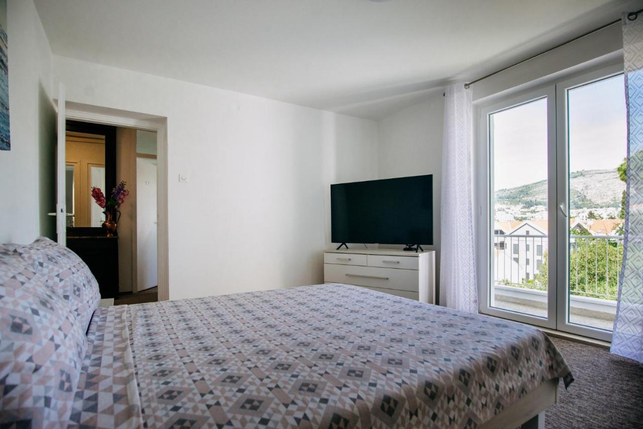 Sunnynest Apartment - 3Br Apt With Free Parking & Wi-Fi, Close To Lapad Bay Beach Дубровник Екстериор снимка