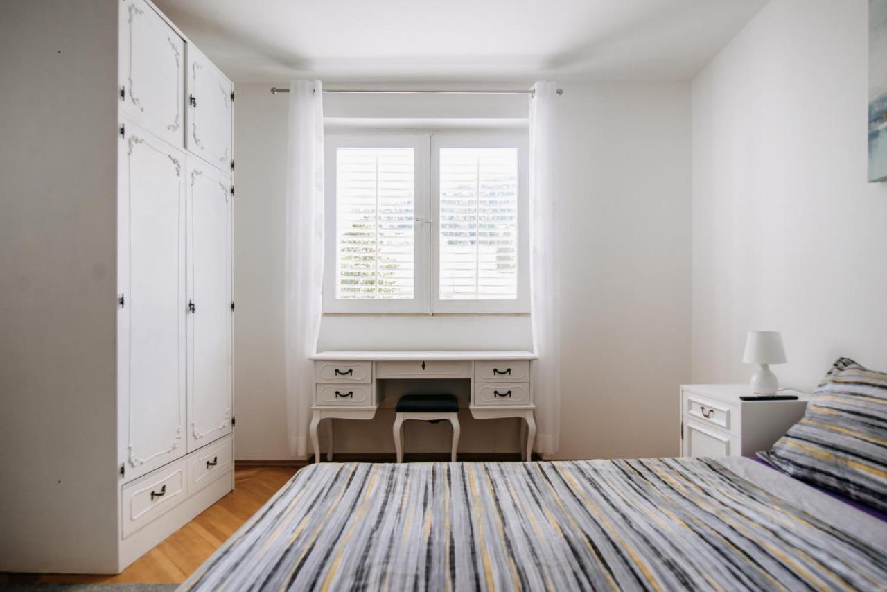 Sunnynest Apartment - 3Br Apt With Free Parking & Wi-Fi, Close To Lapad Bay Beach Дубровник Екстериор снимка