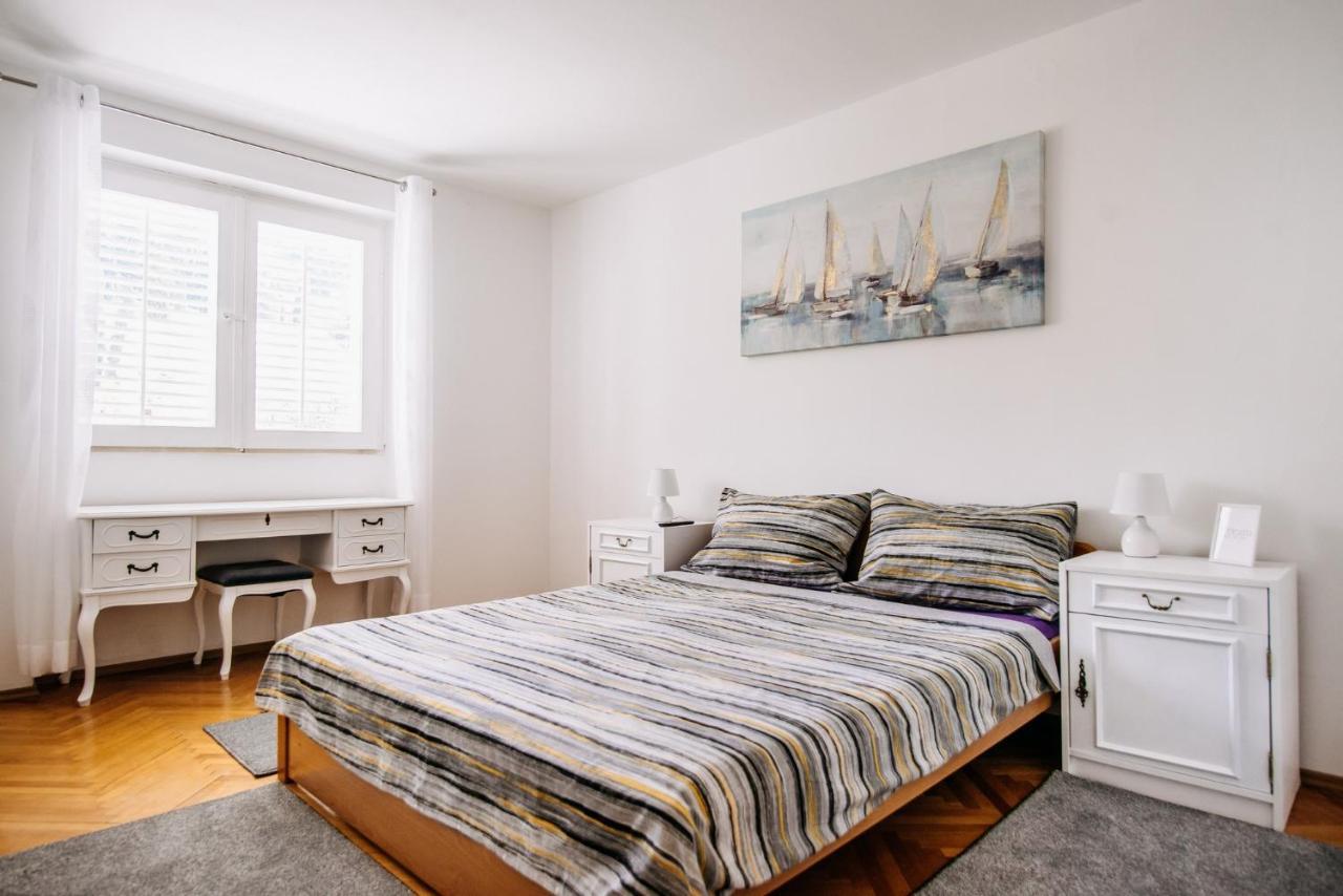 Sunnynest Apartment - 3Br Apt With Free Parking & Wi-Fi, Close To Lapad Bay Beach Дубровник Екстериор снимка