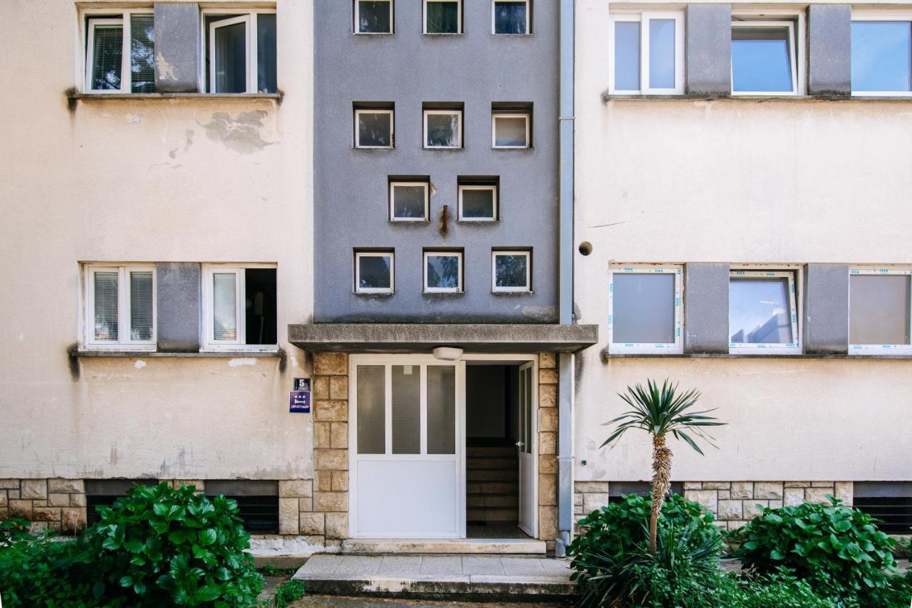 Sunnynest Apartment - 3Br Apt With Free Parking & Wi-Fi, Close To Lapad Bay Beach Дубровник Екстериор снимка