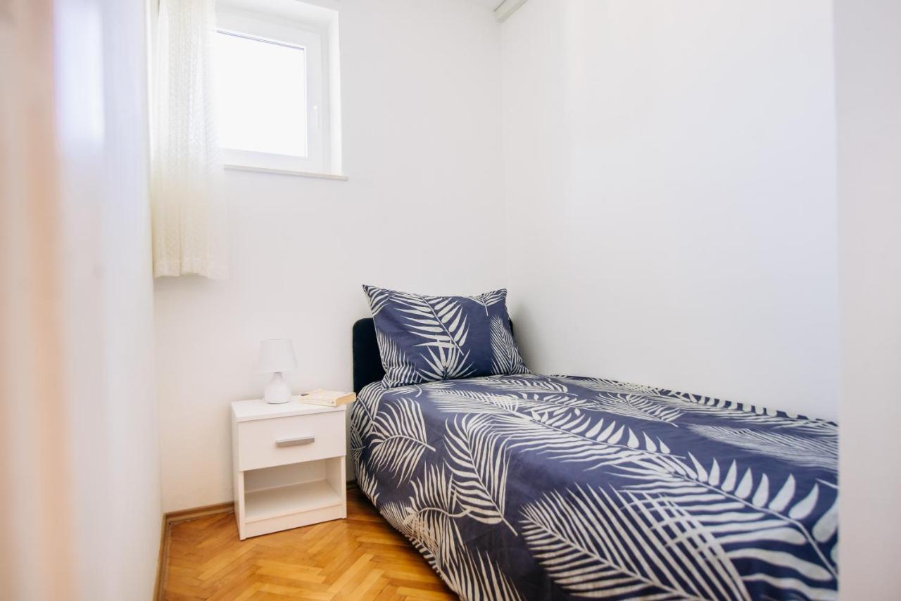 Sunnynest Apartment - 3Br Apt With Free Parking & Wi-Fi, Close To Lapad Bay Beach Дубровник Екстериор снимка